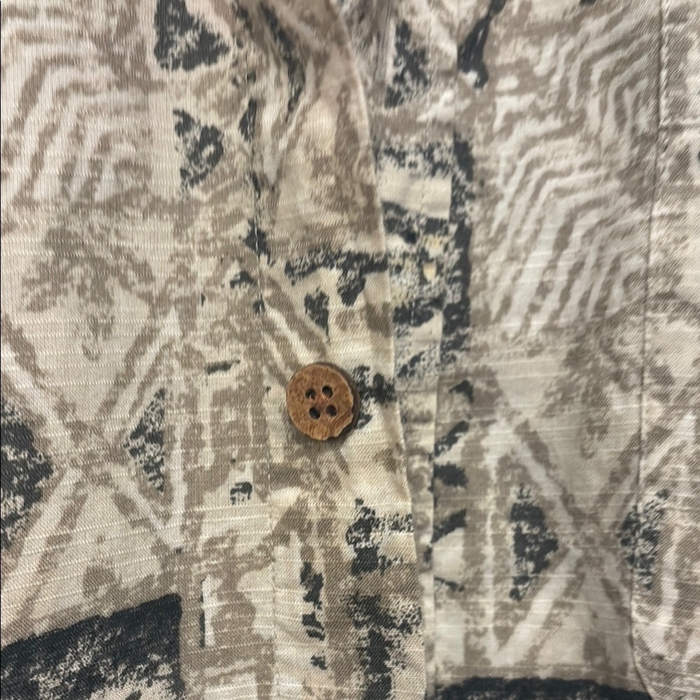 Men's Patterned Shirt - Picture 2 of 6